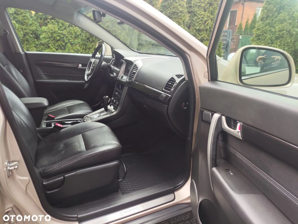 Chevrolet Captiva 2.2 D LTZ - 17