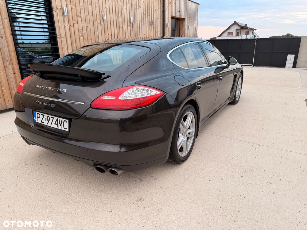 Porsche Panamera 4S - 3