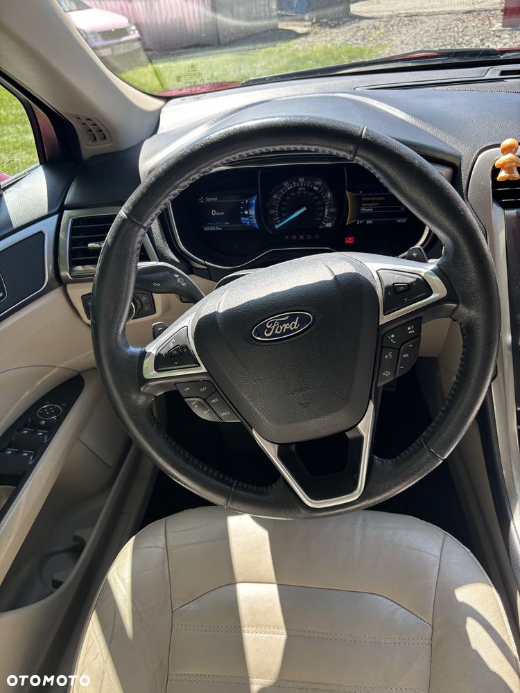 Ford Fusion - 4