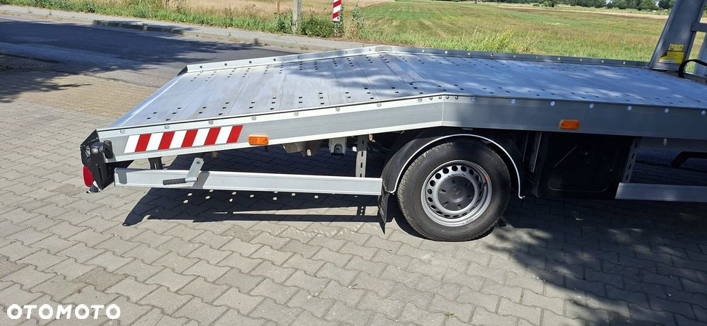 Mercedes-Benz SPRINTER - 13