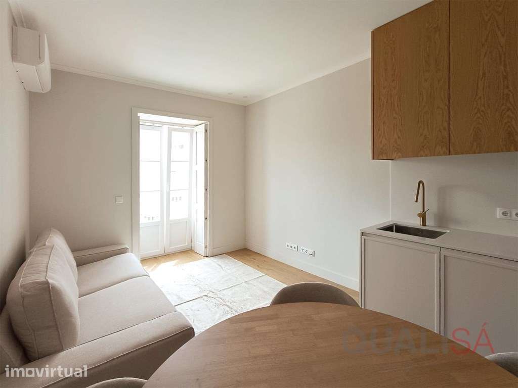 Apartamento T1+1 novo, equipado e mobilado, com varandas e lugar de... - Grande imagem: 4/24