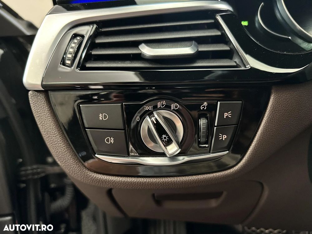 BMW Seria 5 530d xDrive AT - 15