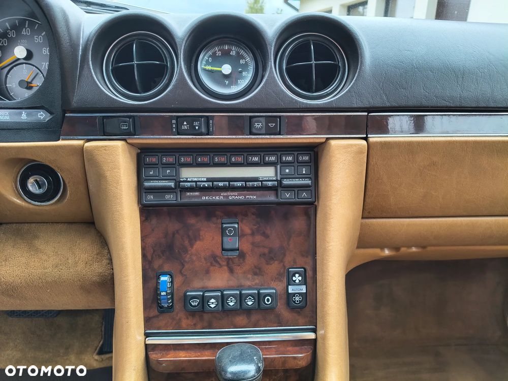 Mercedes-Benz SL - 13