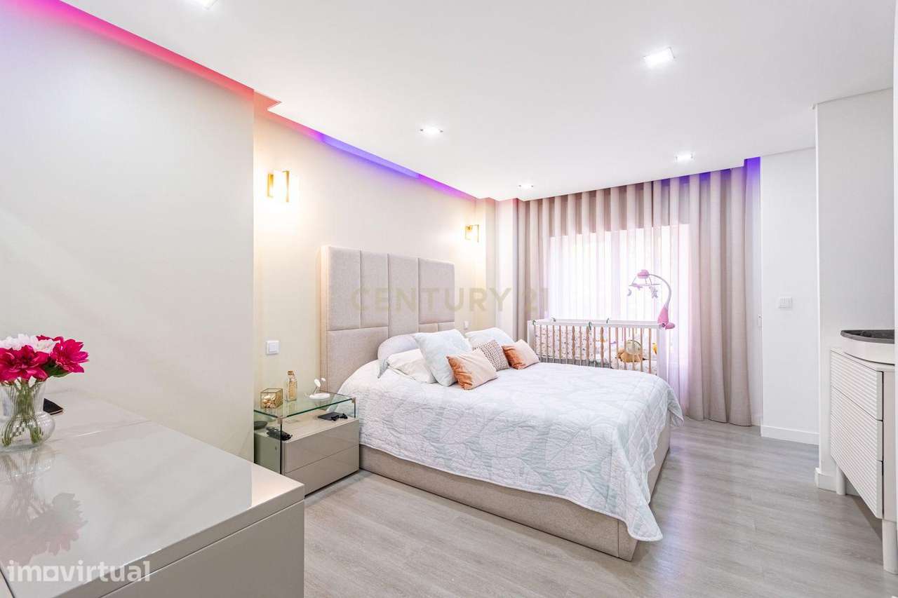 Apartamento T4 convertido em T3 com Closet e Box, Jardim da Radial - Grande imagem: 5/21