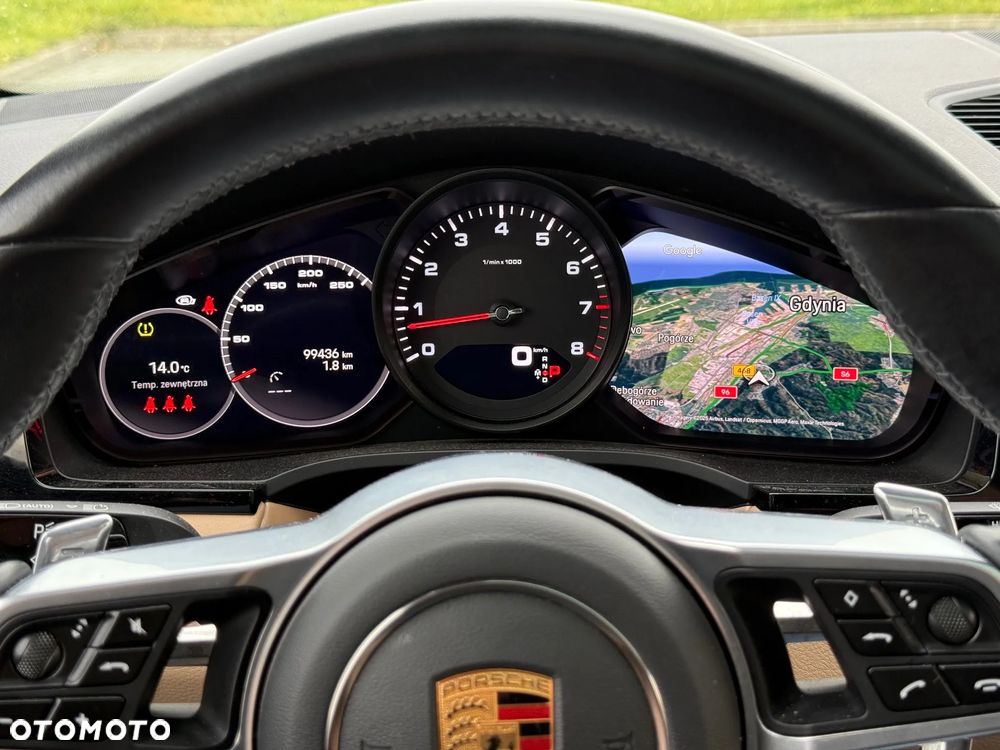 Porsche Cayenne Coupe Platinum Edition - 38
