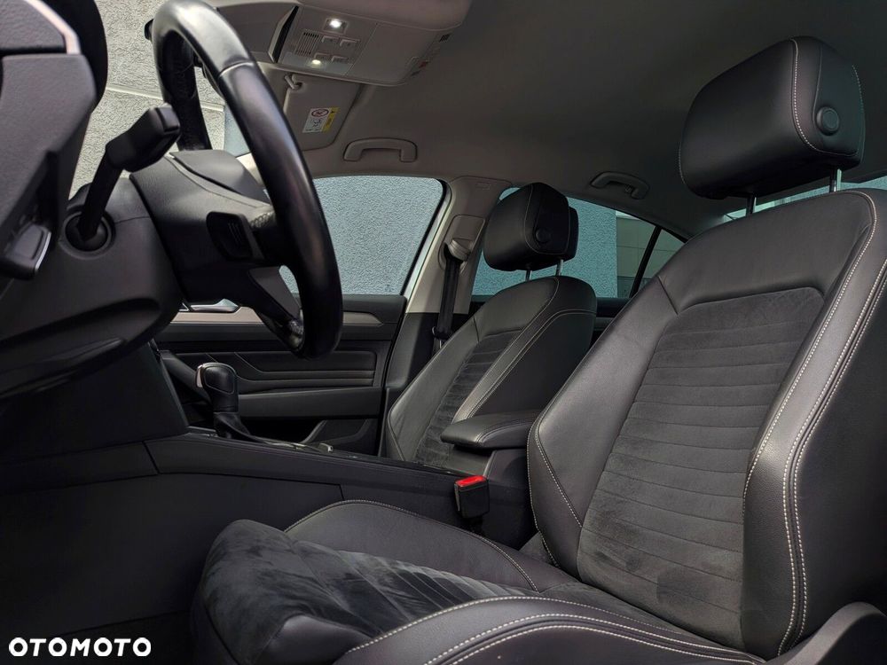 Volkswagen Passat 2.0 TDI Elegance DSG - 10