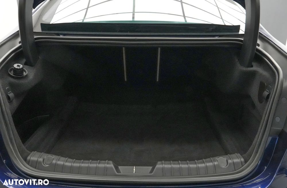 Jaguar XF 20d RWD E-Performance Pure - 23