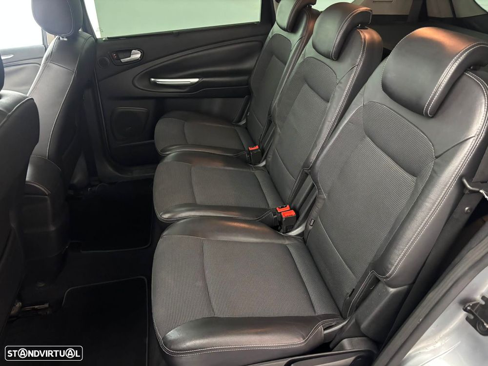 Ford S-Max 1.8 TDCi Titanium 7L - 13