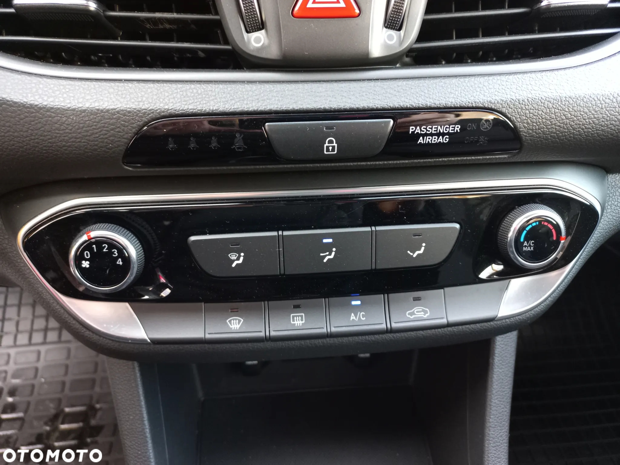 Hyundai i30 1.5 DPI Classic + - 22