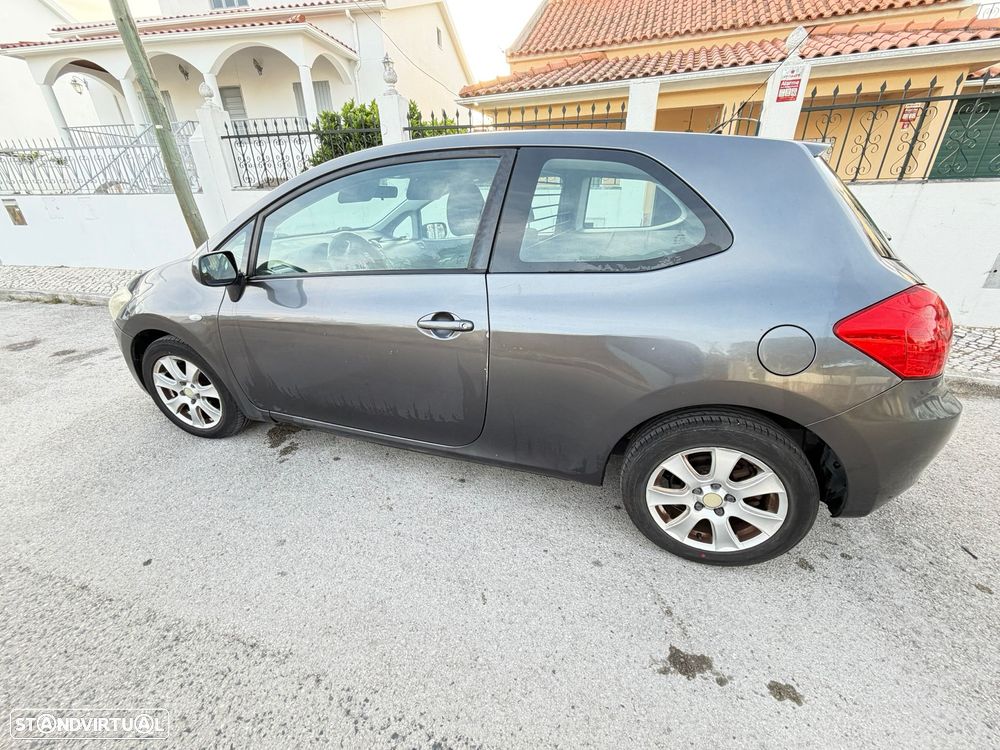 Toyota Auris 1.4 D-4D Sol - 3