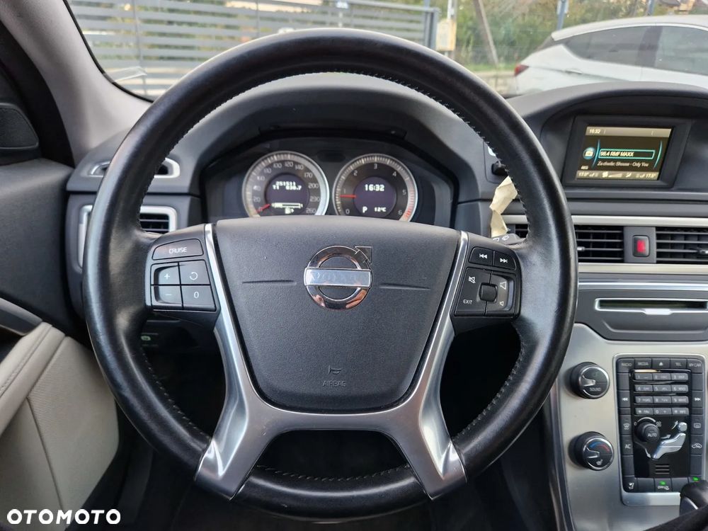 Volvo V70 D2 Summum - 28