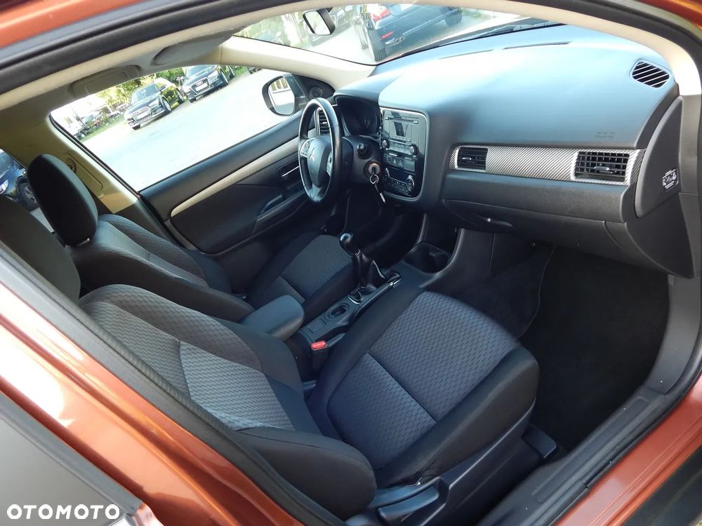 Mitsubishi Outlander 2.0 2WD - 10