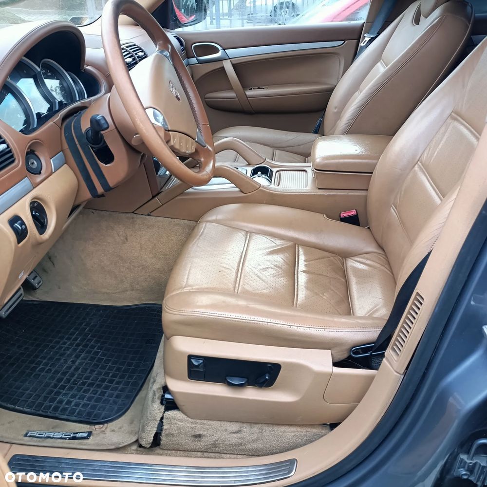 Porsche Cayenne - 20