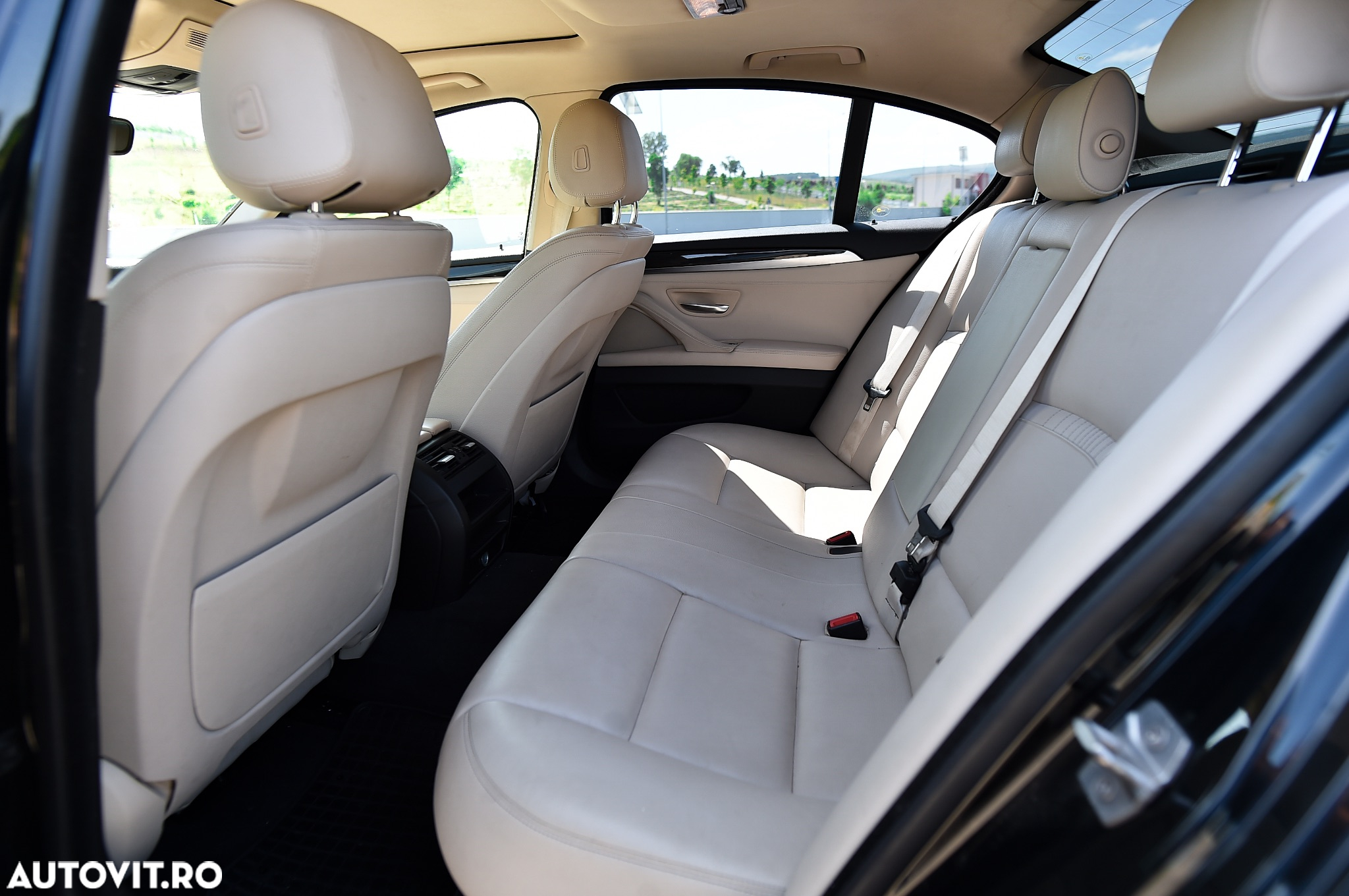 BMW Seria 5 525d Aut. Luxury Line - 3