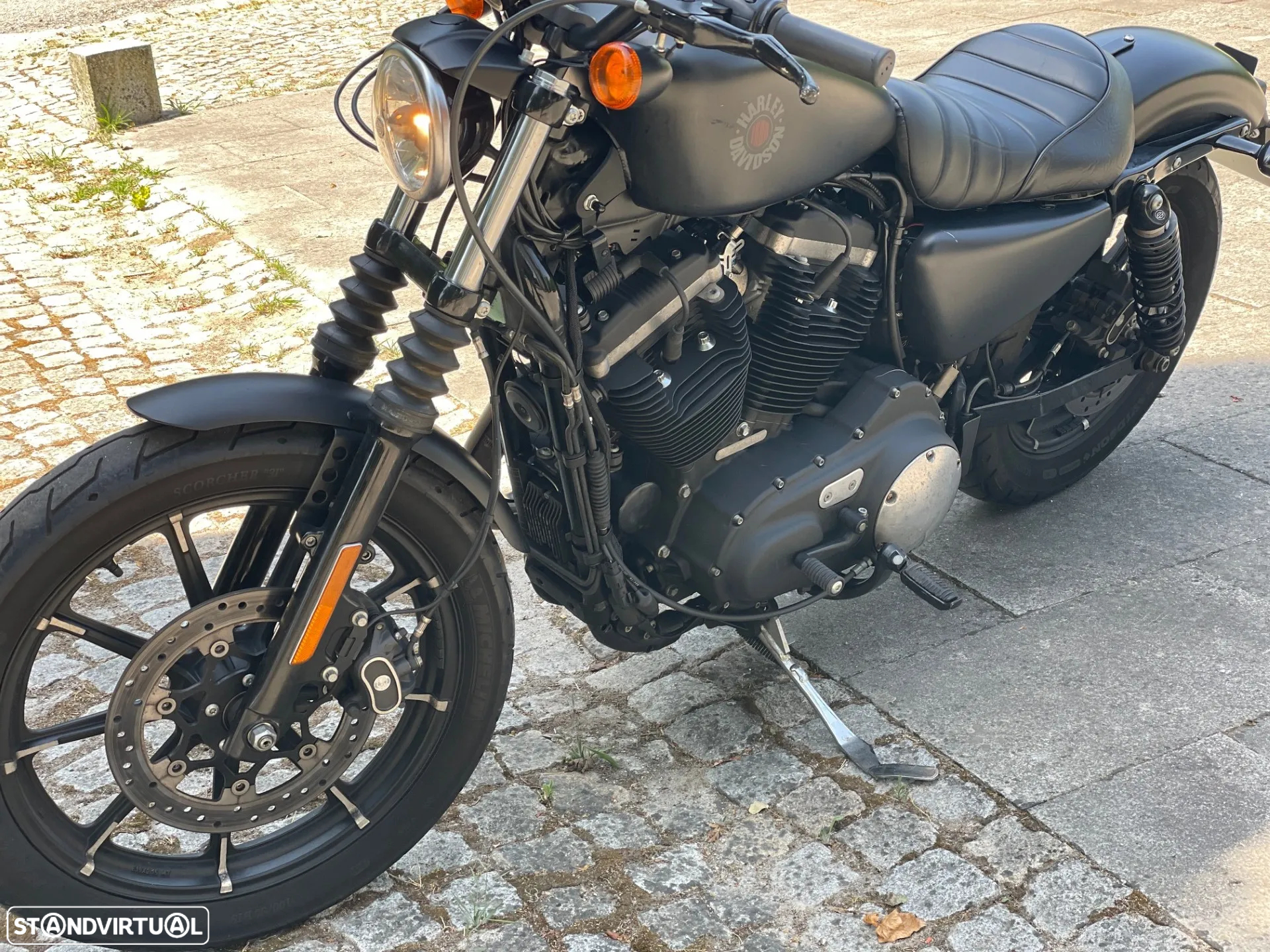 Harley-Davidson Sportster IRON 883 - 14