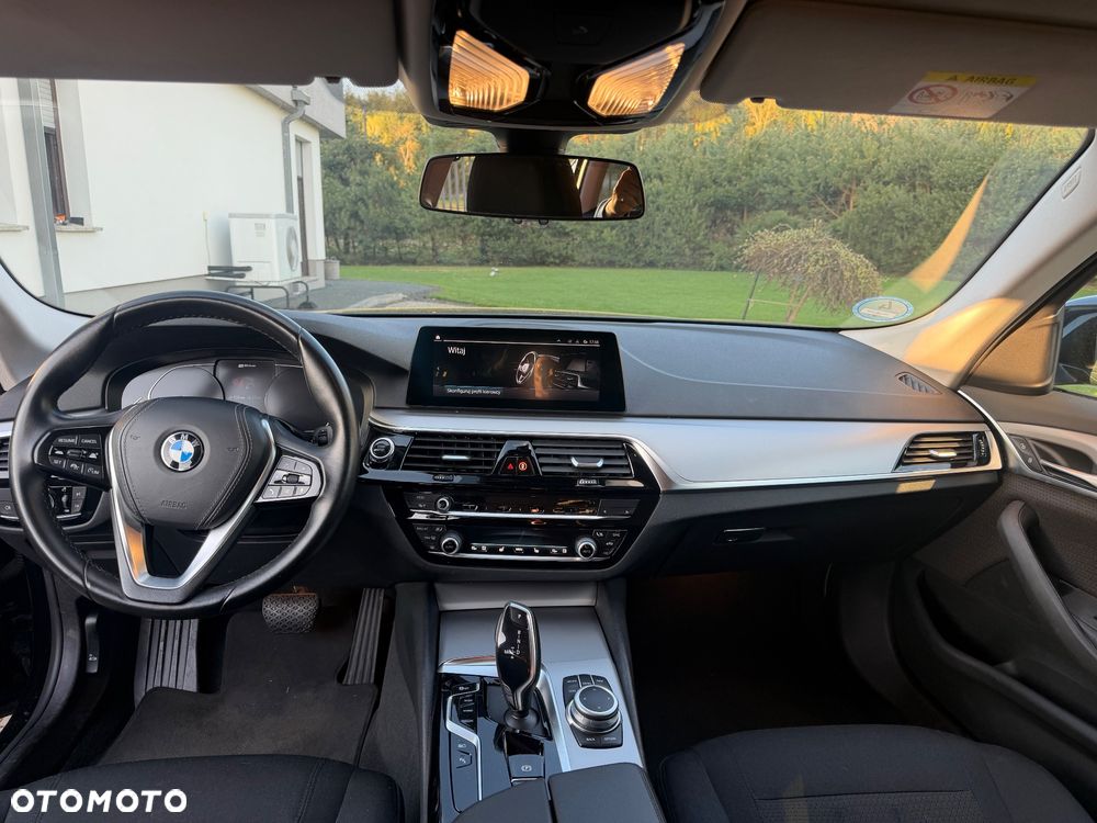 BMW Seria 5 530e - 15