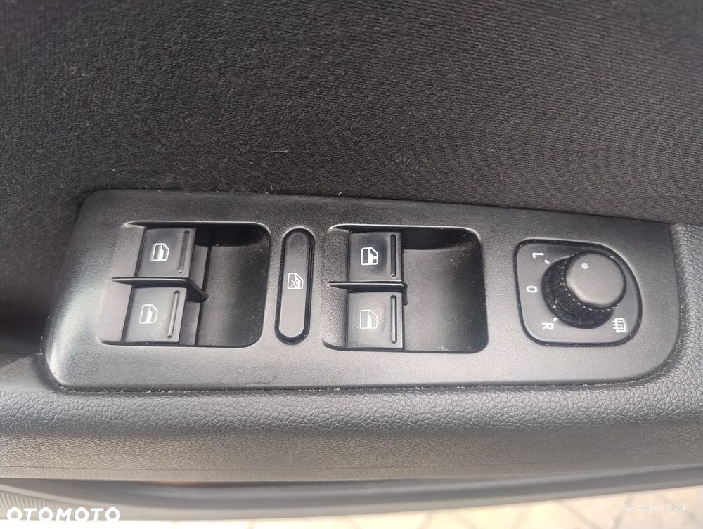 Skoda Superb 2.0 TDI Elegance DSG - 11