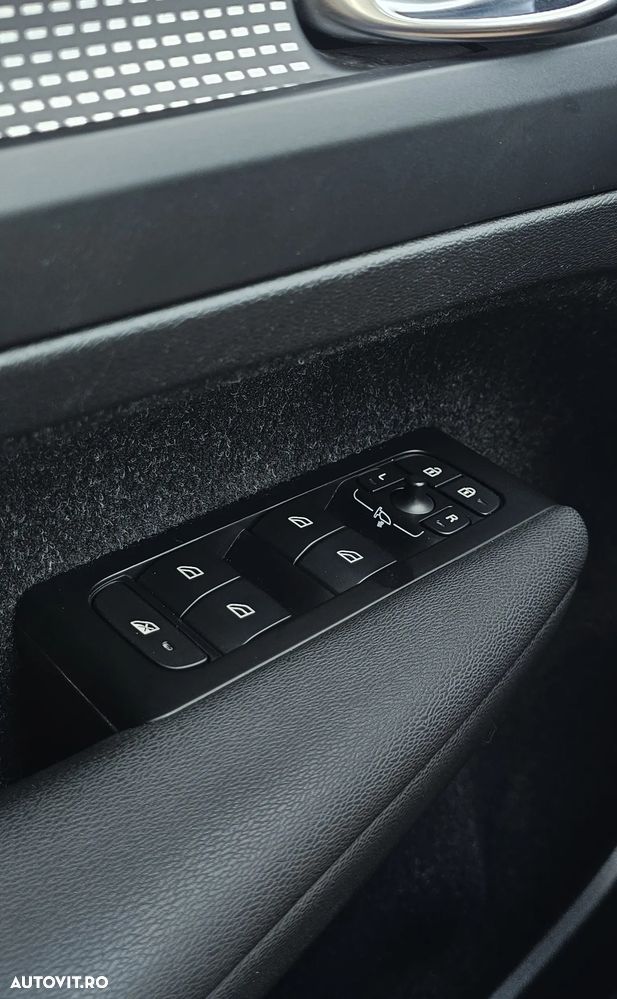 Volvo XC 40 T3 Geartronic RDesign - 22