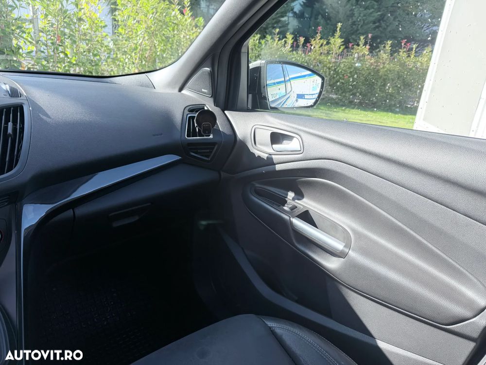 Ford Kuga - 2