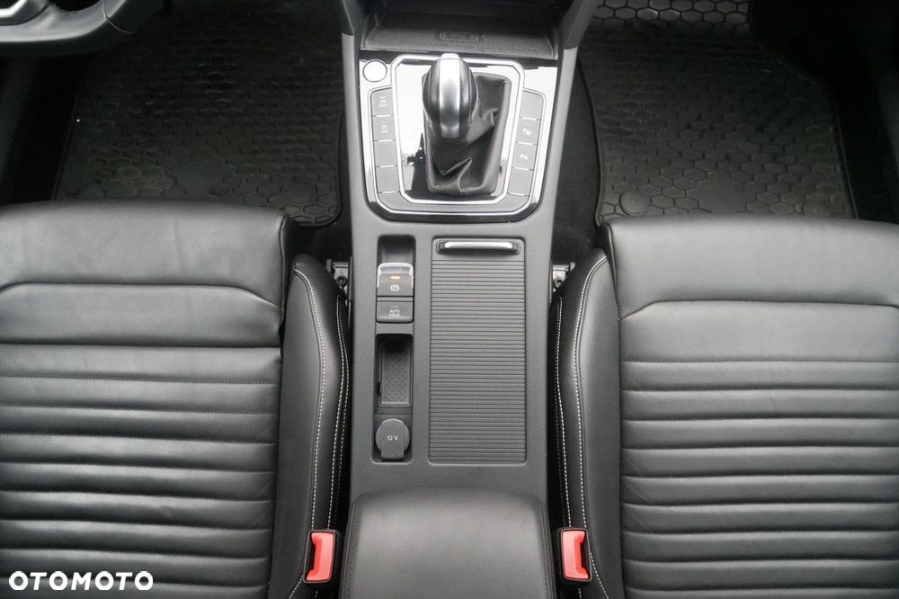 Volkswagen Passat 2.0 TSI Elegance DSG - 11