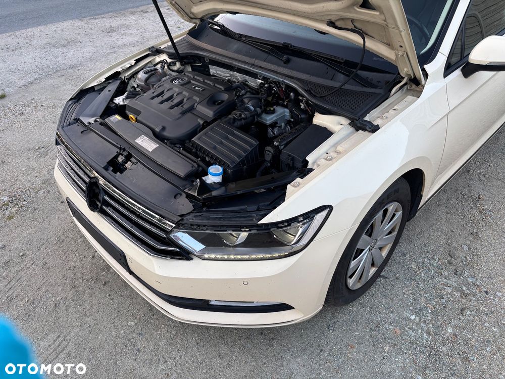 Volkswagen Passat 2.0 TDI (BlueMotion Technology) DSG Comfortline - 16