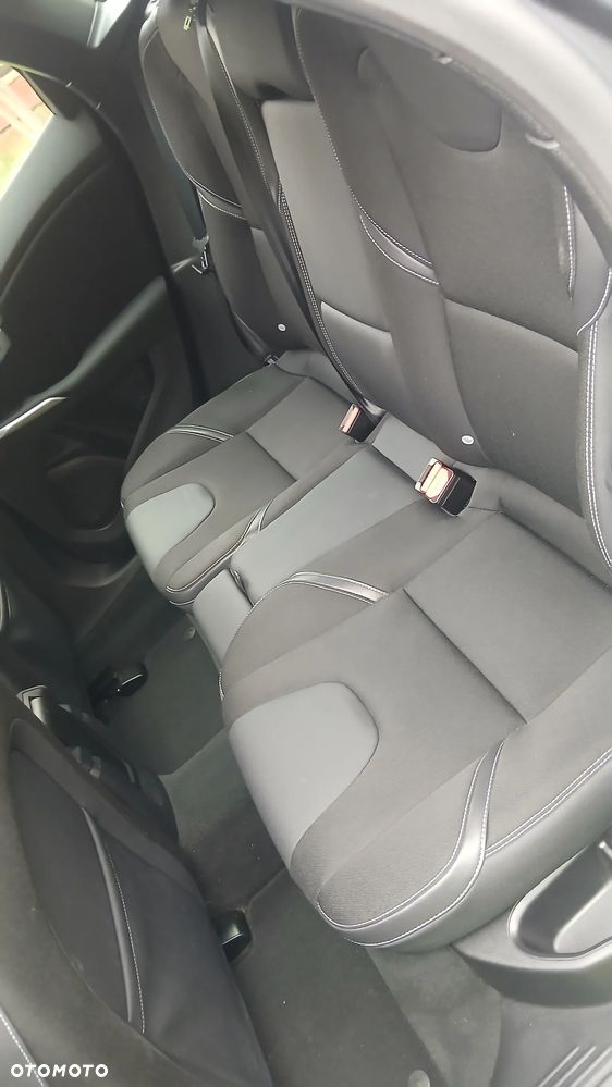 Volvo V40 D2 - 16