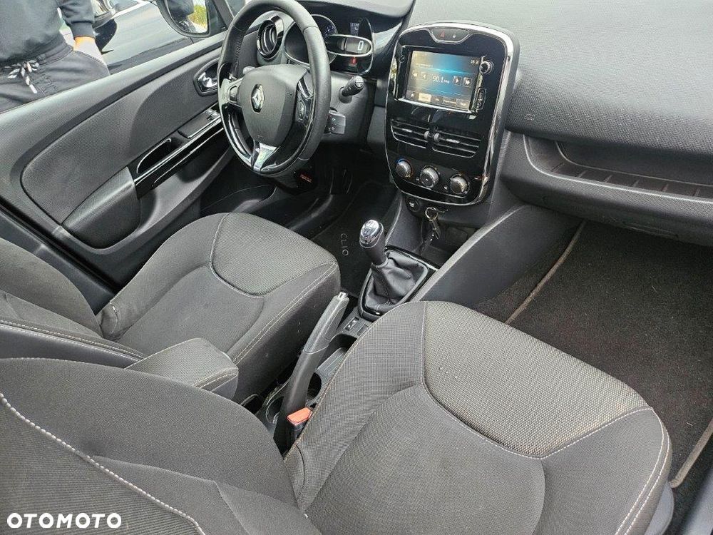 Renault Clio 1.2 16V 75 Experience - 17
