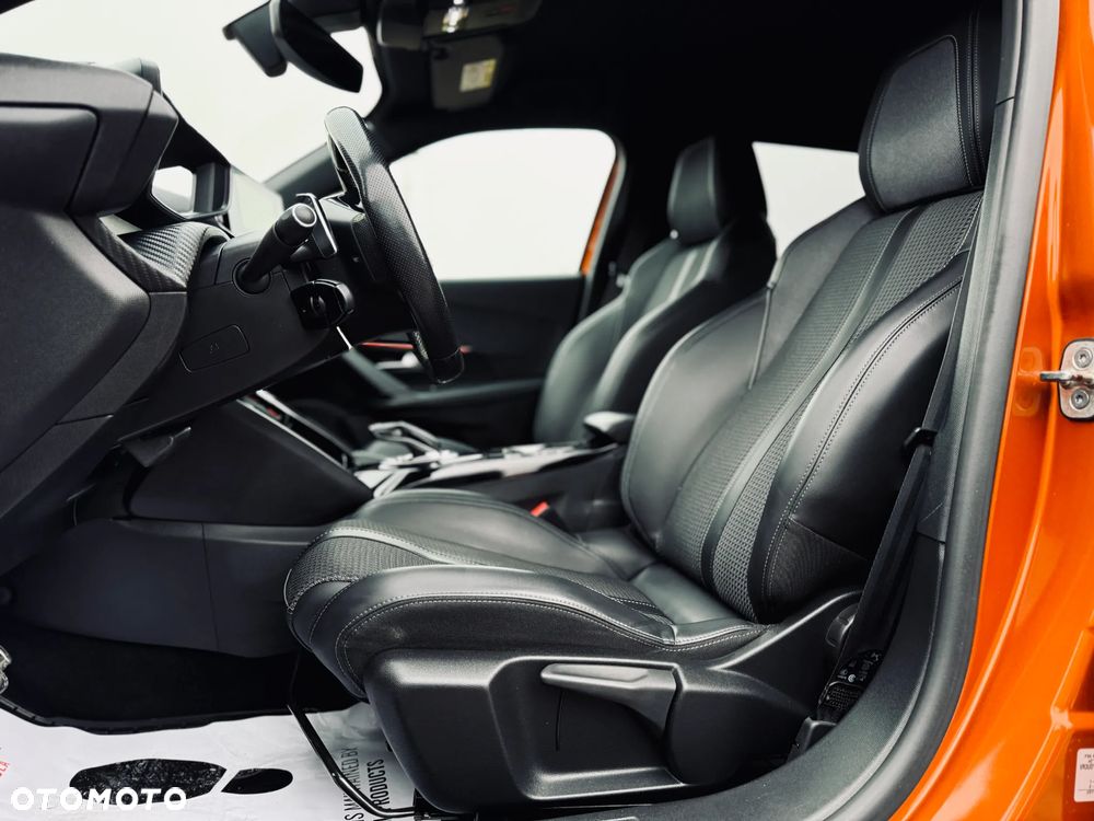 Peugeot 2008 1.5 BlueHDi GT Line S&S EAT8 - 28