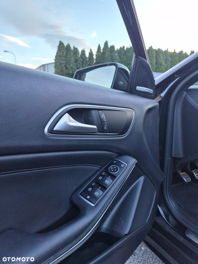 Mercedes-Benz Klasa A 160 AMG Line - 30