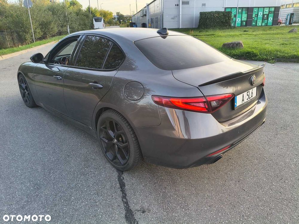 Alfa Romeo Giulia 2020 photo 3