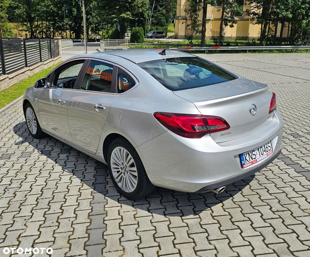 Opel Astra 1.4 T Cosmo - 5