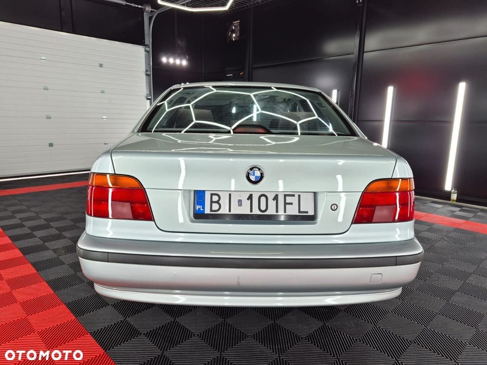 BMW Seria 5 520i - 8