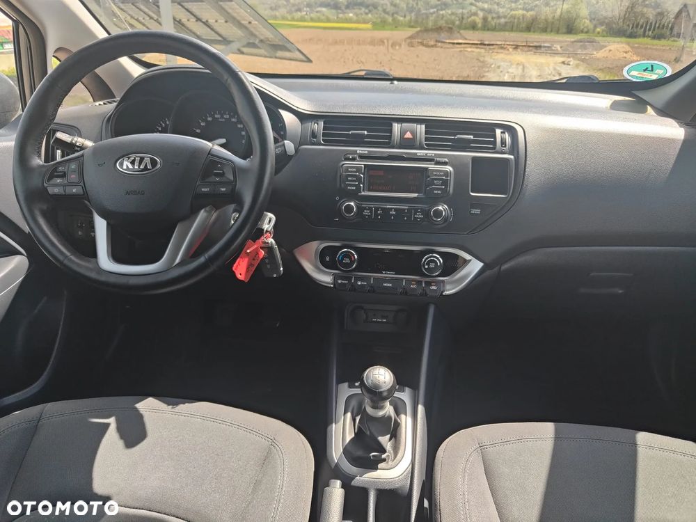 Kia Rio 1.2 Dream Team Edition - 7