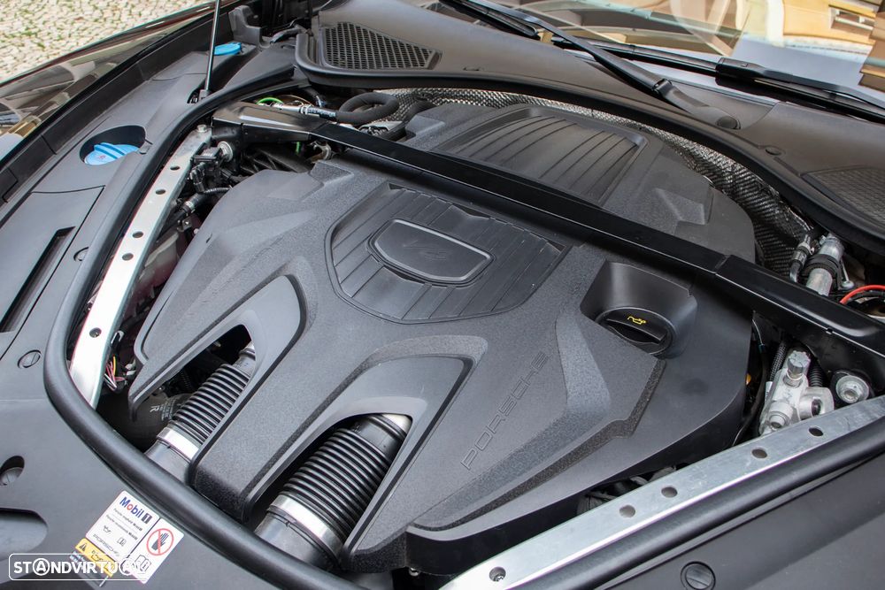 Porsche Panamera Sport Turismo 4S E-Hybrid - 5