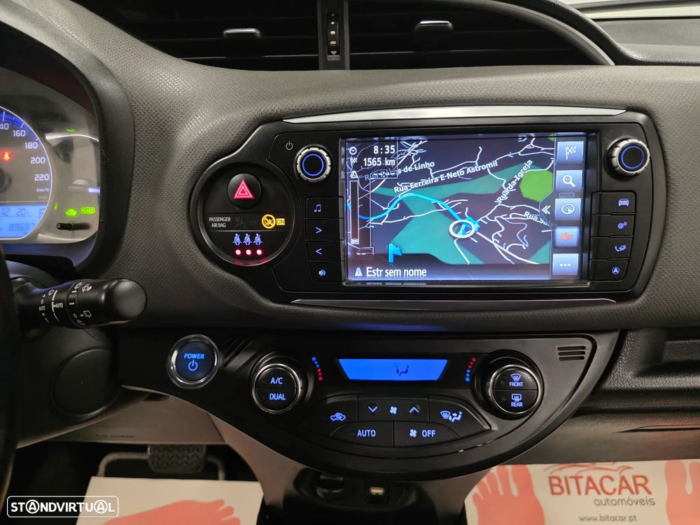 Toyota Yaris 1.5 HSD Comfort+P.Style - 40