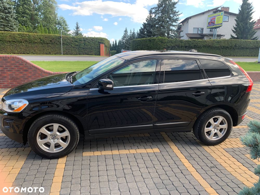 Volvo XC 60 D5 AWD Momentum - 8