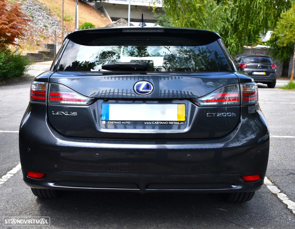 Lexus CT 200h 4E P.Executive+Tecto de Abrir - 3
