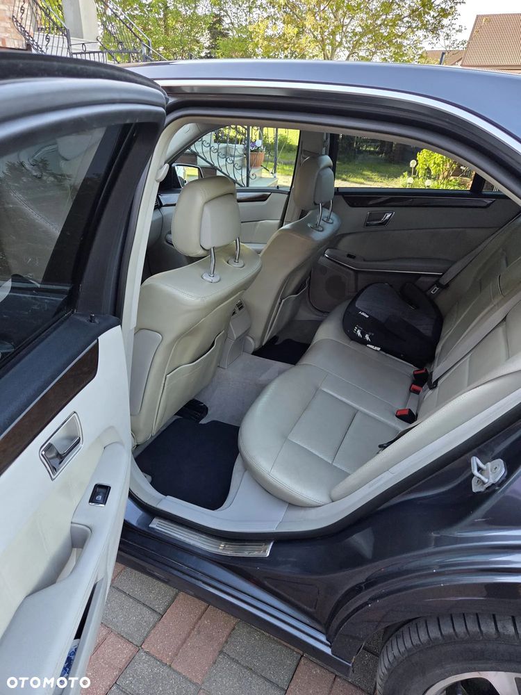 Mercedes-Benz Klasa E 220 CDI DPF BlueEFFICIENCY Automatik - 10