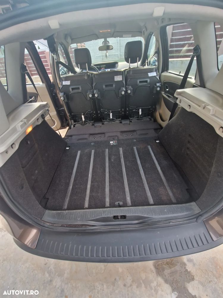 Renault Scenic 1.9 dCi FAP Avantage - 12