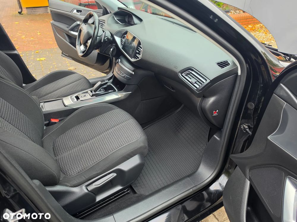 Peugeot 308 - 24