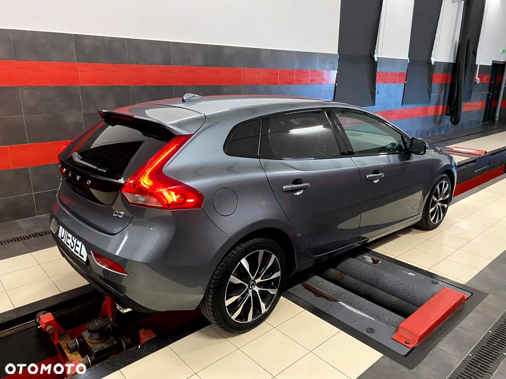Volvo V40 D3 Drive-E Momentum - 10
