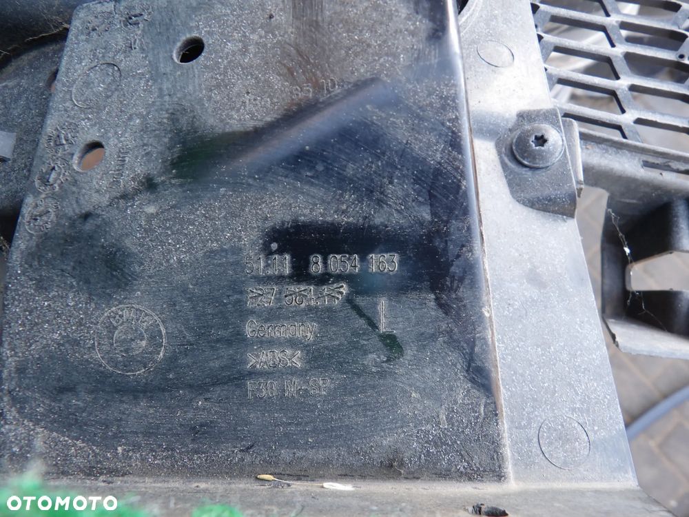 BMW - F30,F31 - LEWY PRZÓD - ŚLIZG , STELAŻ  , MOCOWANIE , KRATKA , HALOGEN - M PAKIET - 8054163 - 2