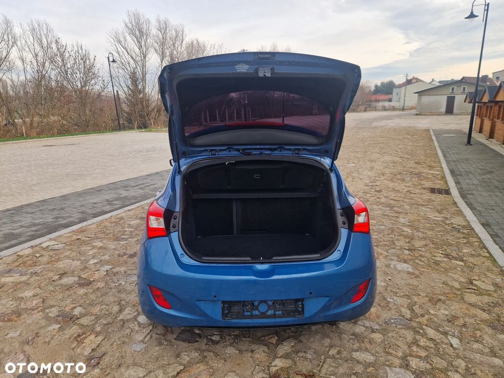 Hyundai i30 blue 1.6 GDI YES Gold - 11