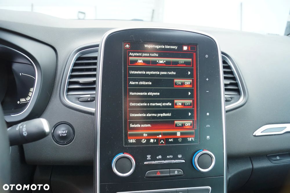 Renault Grand Scenic - 34