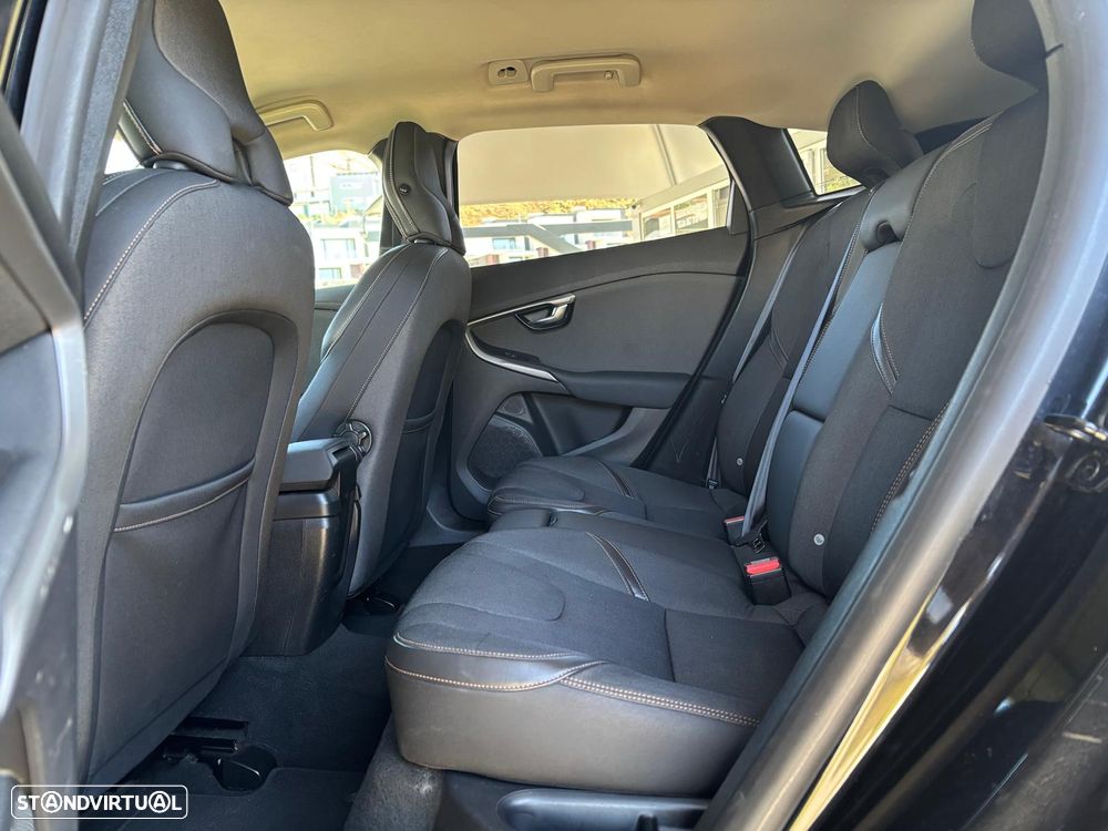 Volvo V40 Cross Country 1.6 D2 Momentum - 7
