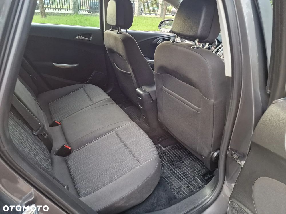 Opel Astra 1.6 Cosmo - 24