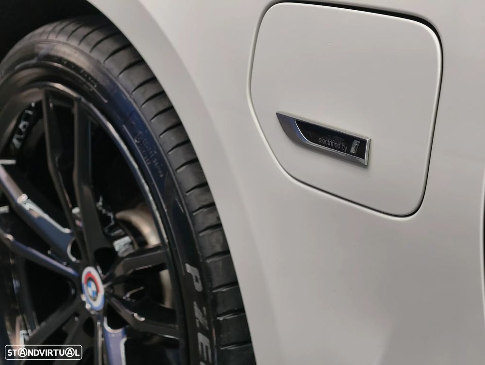 BMW 320 e Pack M Auto - 17