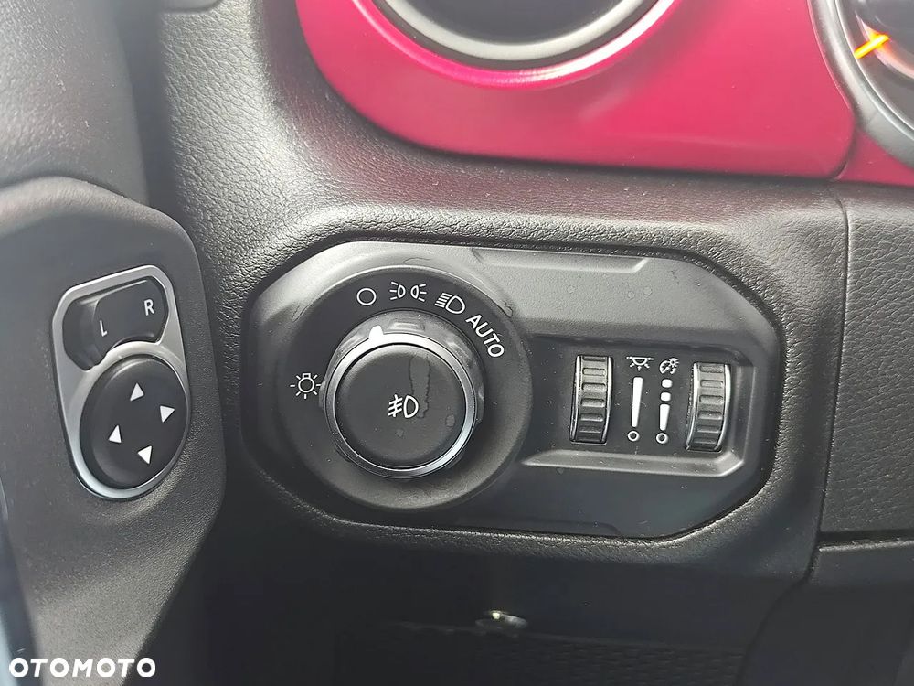 Jeep Wrangler - 23
