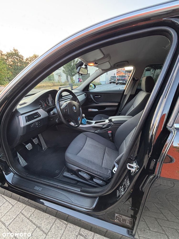BMW Seria 3 318i - 6
