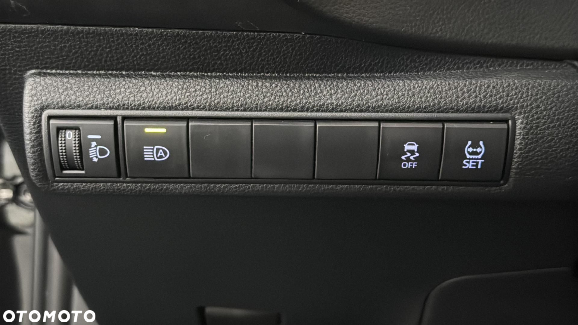 Toyota Corolla 1.8 Hybrid GPF Active - 28